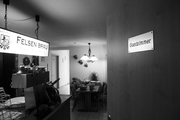 galerie angekommen marion hiller brand mittelfranken asylbewerberheim